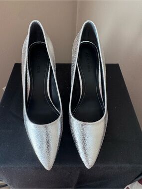 Kendall & Kylie Metallic Silver Pointed Toe Pumps